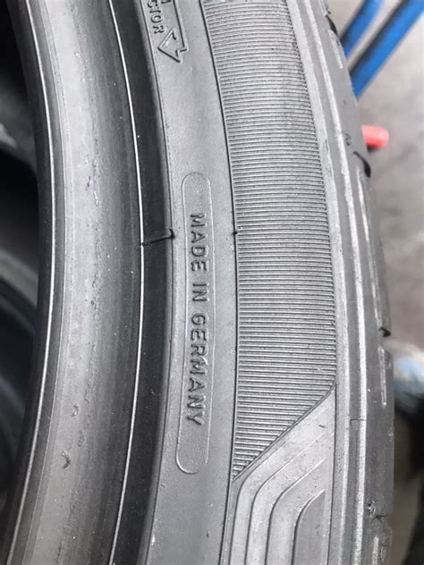295/35/21 R21 Dunlop QuattroMaxx 4шт: 6 000 грн. - Автошини Київ на Olx