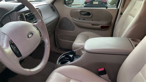 2003 Ford F150 Lariat Interior