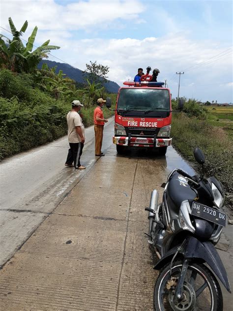 Salut Dinas Lingkungan Hidup Kerinci Turun Bersihkan Tumpukan Sampah