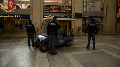 Controlli Nelle Stazioni E Sui Treni Di Piemonte E La Valle Daosta Il