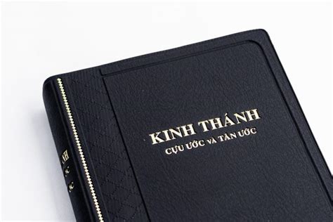 Sách Kinh Thánh bản truyền thống 1925 có viền đen tên sách trọn bộ