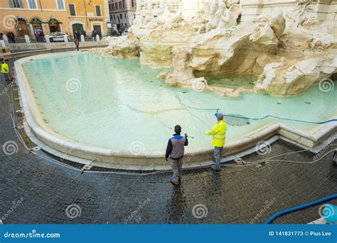 Workers Cleaning Trevi Fountain Coins Rome Editorial Stock Photo ...