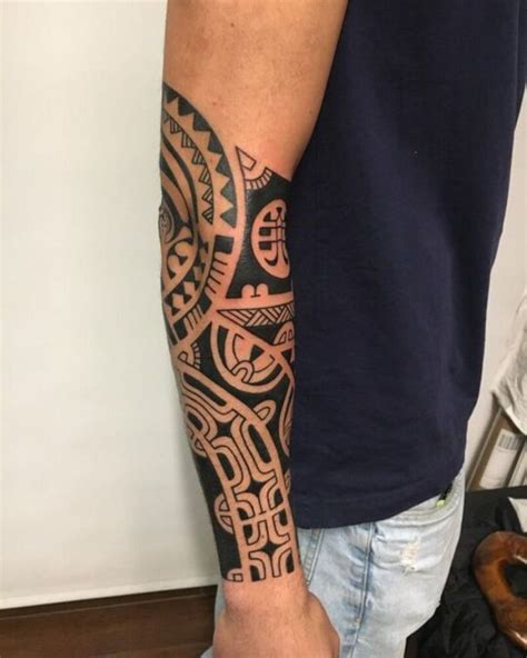 Tatuaggio Braccio Uomo E Donna Piccoli Scritta Colorati E Maori I