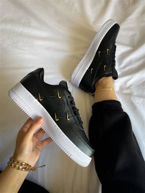 Кроссовки Nike Air Force 1 07 Lx Sisterhood Black Metallic — цена 1678 грн в каталоге Кроссовки