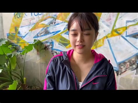 彼女と人通りが少ない場所で初めて青姦したら気持ち良すぎて中にアツい精子をマンコに出してしまいました XVIDEOS