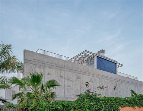 Generating an indoor microclimate. North House by subarquitectura