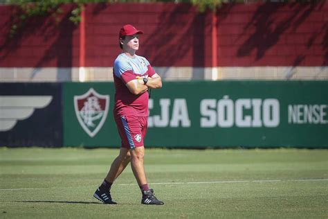 Rep Rter Revela Quem Deve Assumir A Lateral Esquerda Do Fluminense