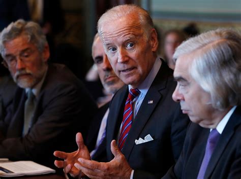 Biden And Warren Longtime Frenemies Finally Face Off In A Debate