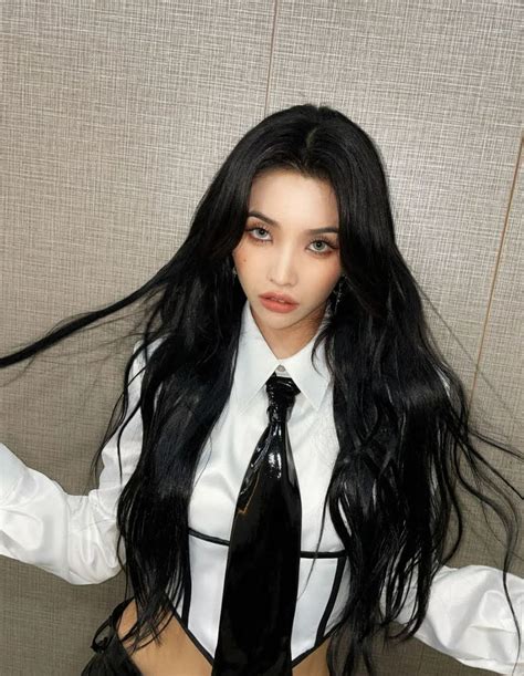 G I Dle Shocks Netizens With An All Blonde Member Comeback Teaser