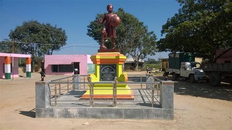 Kempe Gowda Statue - Bengaluru