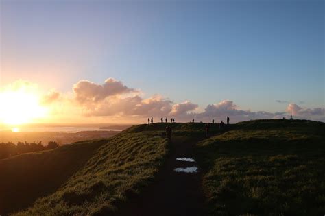 AMAZING SUNSET ON MOUNT EDEN VOLCANO, AUCKLAND