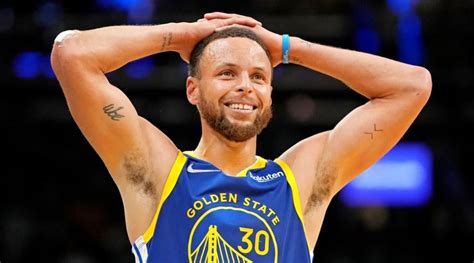 Davidson Fetes Stephen Curry With Solo Graduation