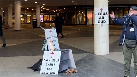 JESUS KRISTUS ÄR HERREN Sergels torg Åhléns city Stockholm 2023 03 12