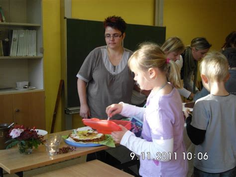 Kuchenbasar Der Klasse 2 Am 09 11 2011