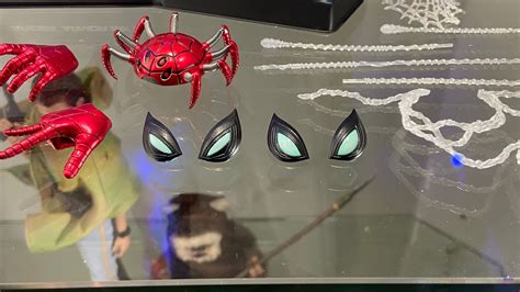 ภาพถายสนคาจรงของ Hot Toys Spider Armor MK IV Suit