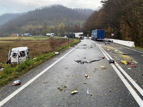 RefleqtMedia Accident Grav Pe Drumul Spre Oradea 4 Victime