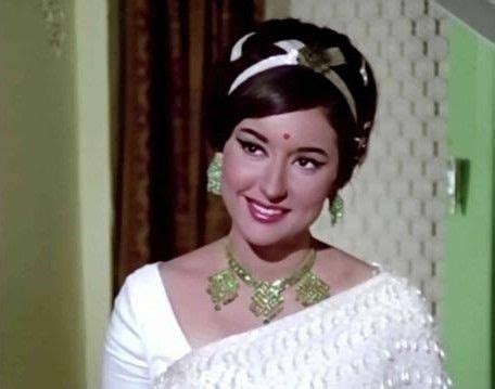 Nivedita..... Dharti kahe pukar ke 1969 | Fashion, Spotted, Crown jewelry