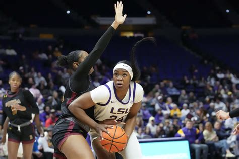 AP Player of the Week: Aneesah Morrow of LSU averaged 27.3 points and ...