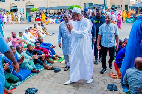 C L Bration De La F Te De Ramadan Le Maire Amichia Et Les Imams De