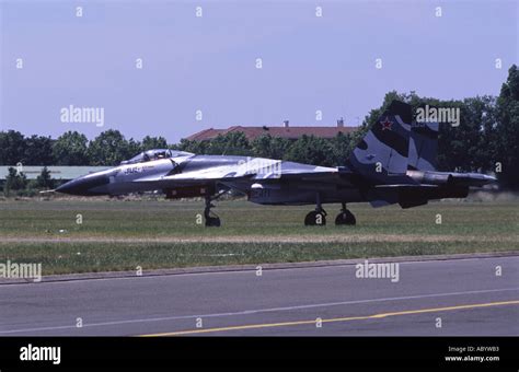 Sukhoi Su 27 Flanker Jet Fighter Hi Res Stock Photography And Images