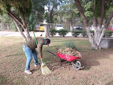 Realizan Trabajos De Limpieza En La Secundaria Ricardo Flores Mag N De