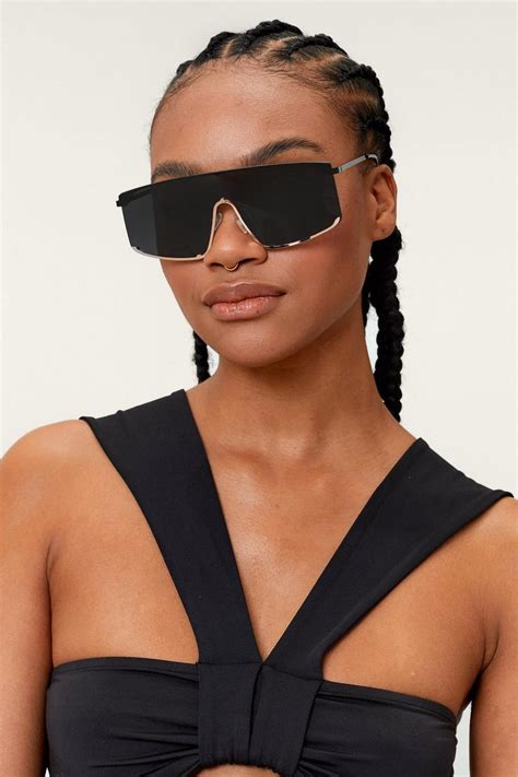 Womens Sunglasses Chain And Cat Eye Sunglasses Nasty Gal