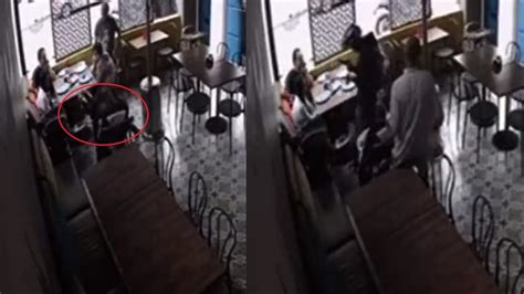 Video Demasiado Atrevido Atrac A Una Familia En Un Restaurante De