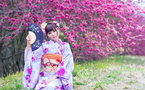 Wallpaper Beautiful Japanese Girl In The Garden Kimono Flowers Spring 3840x2160 Uhd 4k