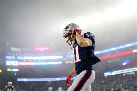 Edelman’s retirement doesn’t change Patriots odds for 2021