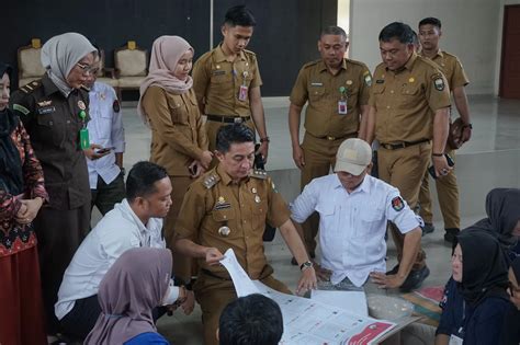 Pj Bupati Muarojambi Bachyuni Deliansyah Tinjau Penyortiran Dan