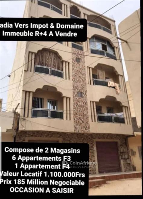 Immeubles Vente immeuble 22 pièces 150 m² Parcelles Assainies au