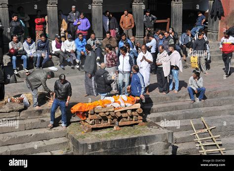 Cremation Ceremony At Pashupatinath Temple Hi Res Stock Photography And