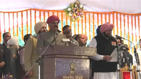 Amarinder Takes Oath As Punjab Cm