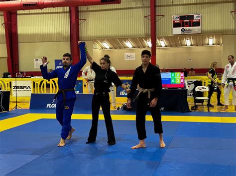 A Gazeta Atleta Capixaba Conquista T Tulo De Jiu J Tsu Nos Eua E Mira