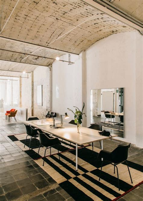 An Industrial Warehouse In Barcelona Is Transformed Into Coworking