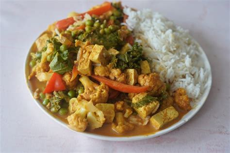 Creamy Vegan Cauliflower Curry - PlantYou