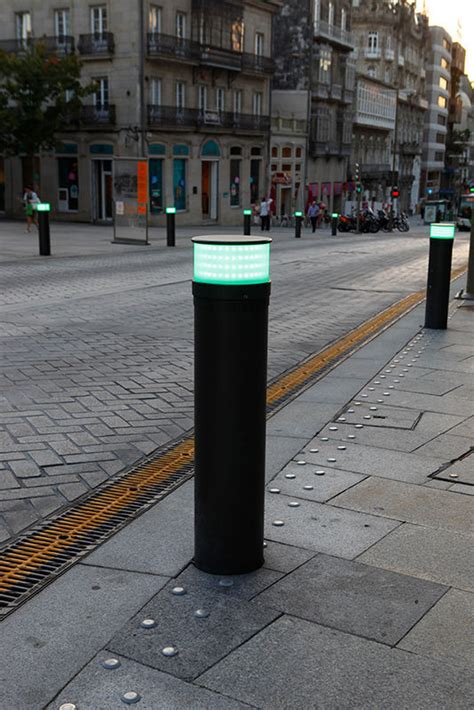 Lighted Traffic Bollards Shelly Lighting