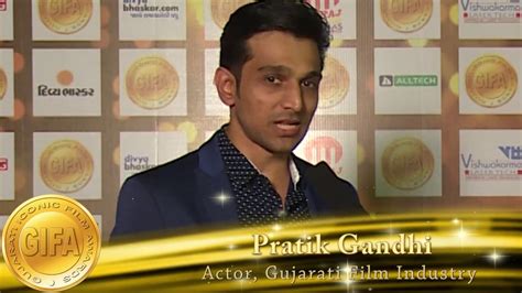 Gujarati Iconic Film Awards-GIFA Interview.Pratik Gandhi - YouTube