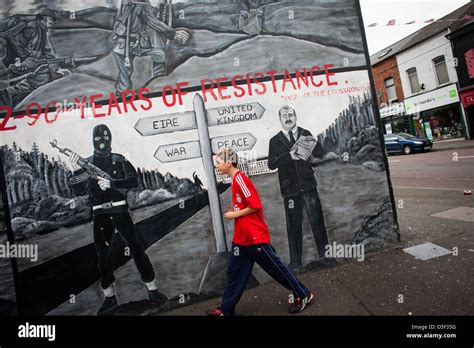 Shankill Road Hi Res Stock Photography And Images Alamy