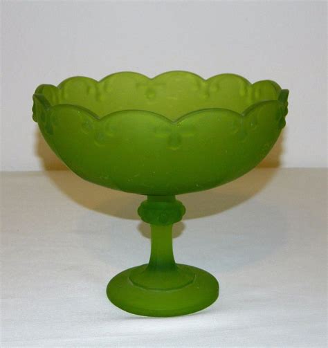 Vintage Green Satin Frosted Glass Pedestal Compote Bowl Scalloped Rim 7