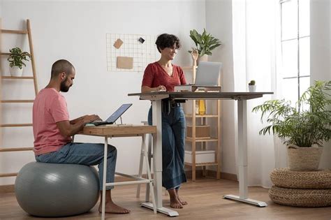 Dicas de ergonomia para quem está trabalhando home office Saúde L