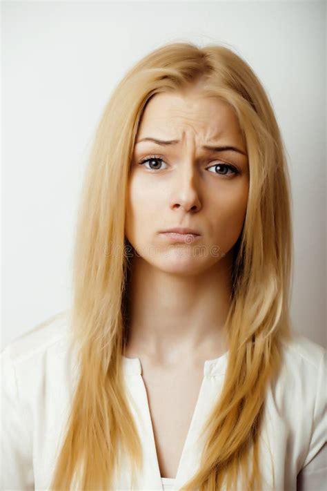 Het Tiener Leuke Blonde Meisje Gefrustreerd Denken Stock Afbeelding Image Of Blond Verloren