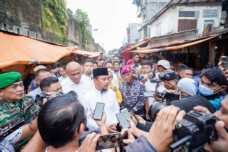 Hari Kedua Ramadan Gubernur Andi Sudirman Pantau Stok Dan Harga Bahan