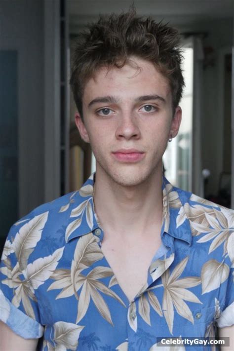 Benjamin Voisin Nude Leaked Pictures Videos CelebrityGay