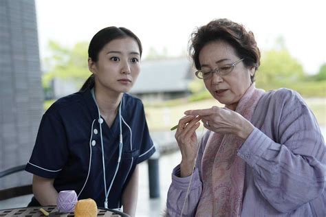 【写真 13枚】ドラマ「遺留捜査」第6話に出演する高田里穂さん（左）と藤真利子さん＝テレビ朝日提供 Mantanweb（まんたんウェブ）