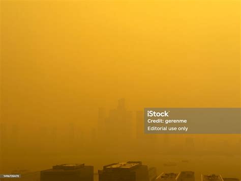 Air Pollution In New York Stock Photo - Download Image Now - Aerial ...