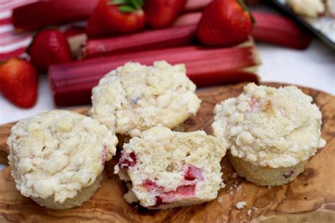 Rhubarb Banana Sheet Cake Diary Of A Mad Hausfrau