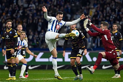 Bundesliga Turbulentes Remis Zwischen Hertha Bsc Und Ksc