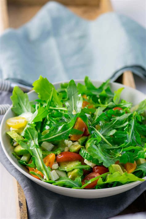 Avocado Feta Salat mit Rucola schneller Salat für heiße Tage