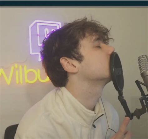 Whats Happening Pretty Boy Swag Hot British Men I M A Simp